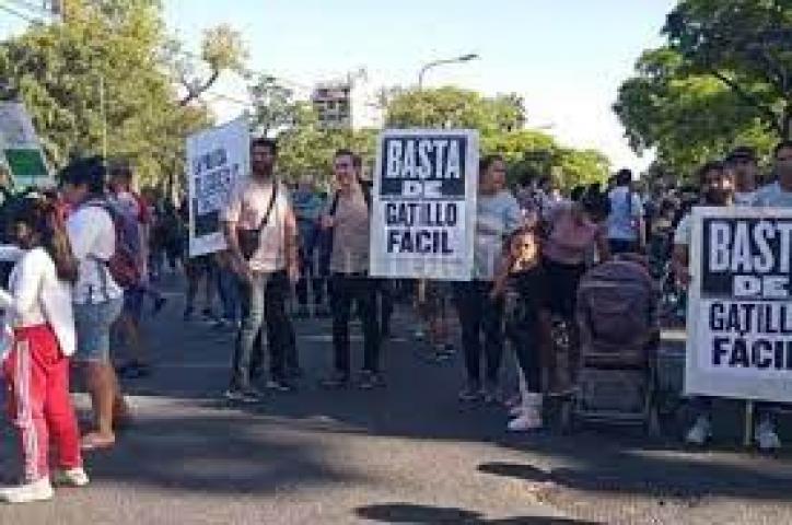 Fuerte reclamo de Justicia por el crimen de Lucas: "Su única arma eran los botines rotos"