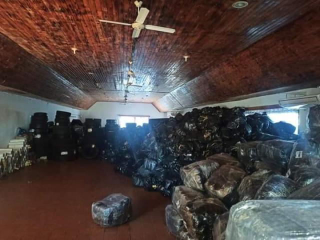 Gendarmeria incauto importante cargamento de mercaderia