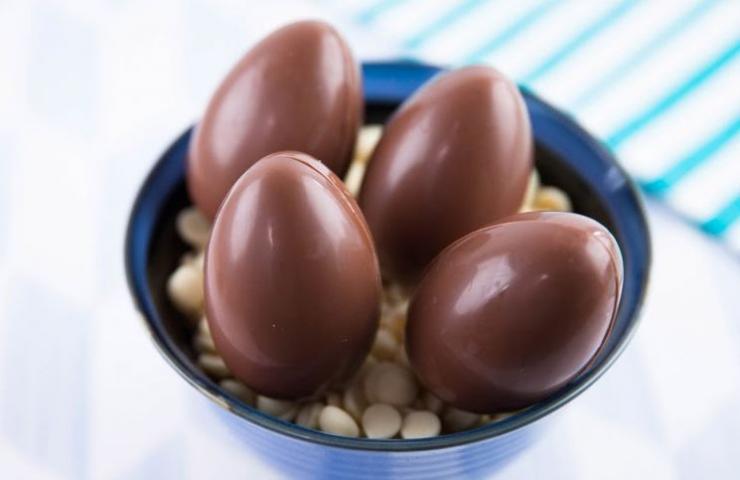 Pascuas: huevos con precios por las nubes. Una receta infalible para hacerlos en casa