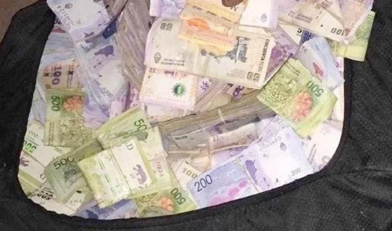 Golpe de motochorros: roban 10 millones de pesos