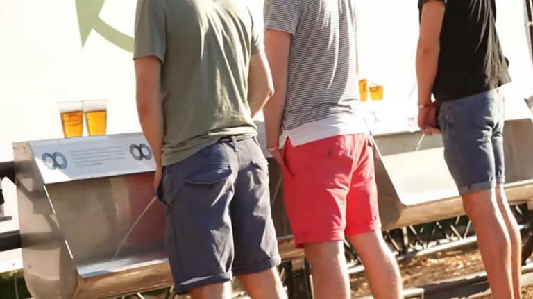 La gran estafa: dicen que les vendían botellas con pipí o jabón en lugar de cerveza