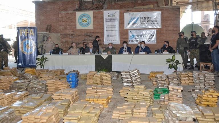 Frederic y Villalba presidieron dos quemas de drogas en Corrientes y Misiones