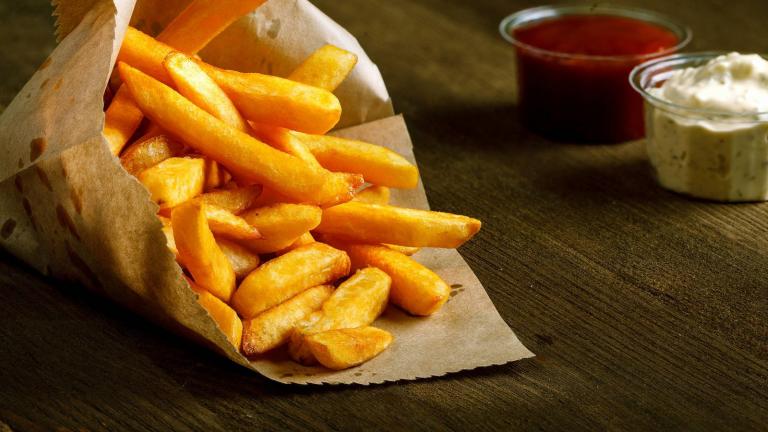 Papas fritas y redes sociales: por qué no podemos dejar de consumirlas