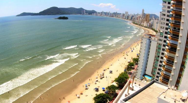 Verano en Brasil: “Argentinos que quieran ir a las playas no van a tener problemas”