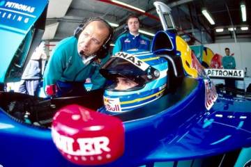 Un fan de Norberto Fontana recuperó un casco que le fue robado hace 23 años